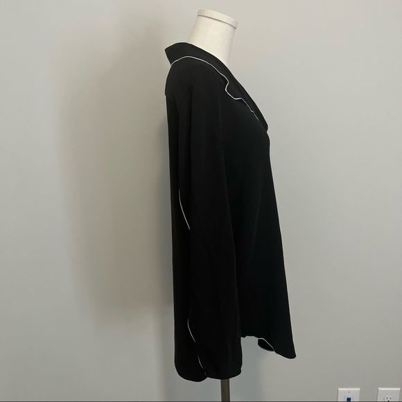 Aritzia Babaton Rena Blouse Black - Picture 11 of 15